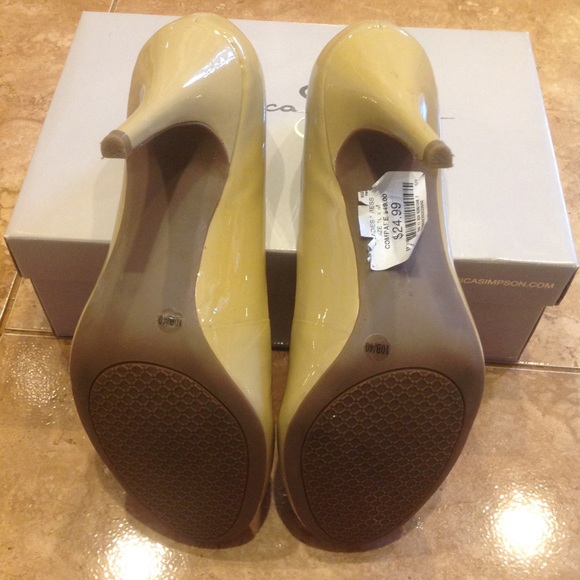 Brand New- Jessica Simpson Round Toe Pumps - Picture 2 of 3